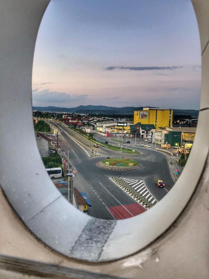 Hotel Crystal Palace Râmnicu Vâlcea Eksteriør billede